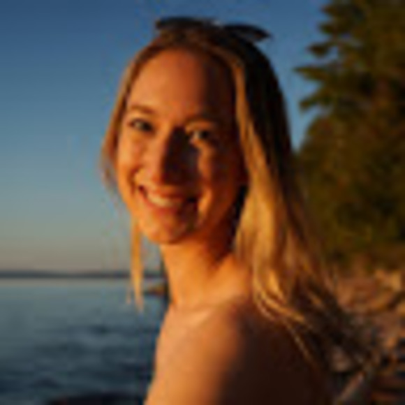 Meet your Posher, Alicia - Picture 1 of 1